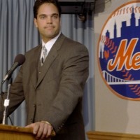Mike Piazza is gay