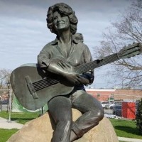 Dolly Parton Statue (Sevierville, USA)